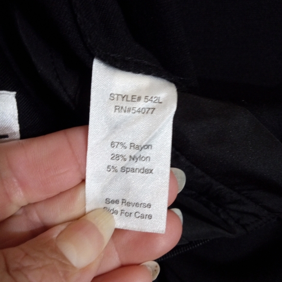 Cabi black boot cut career pant with back zip entry faux pockets women size 10L - Picture 10 of 11